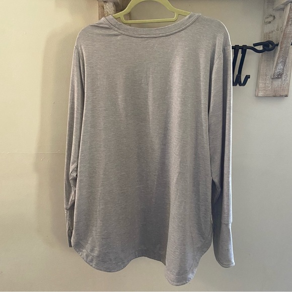 Athleta Mindset gray long sleeve thumb hole pullover lightweight sweatshirt - Picture 3 of 5